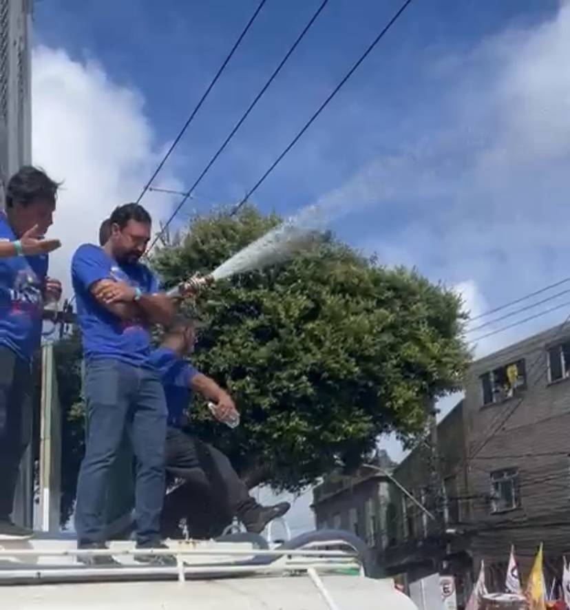 2 de Julho: diretor da Defesa Civil de Salvador é atingido durante protesto