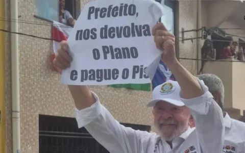 Imagem do post Lula se junta a professores municipais e alfineta Bruno Reis: “Prefeito pague o piso”