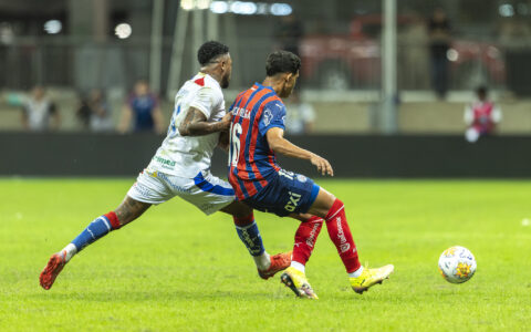 Imagem do post Saiba onde assistir e as prováveis escalações de Fortaleza x Bahia
