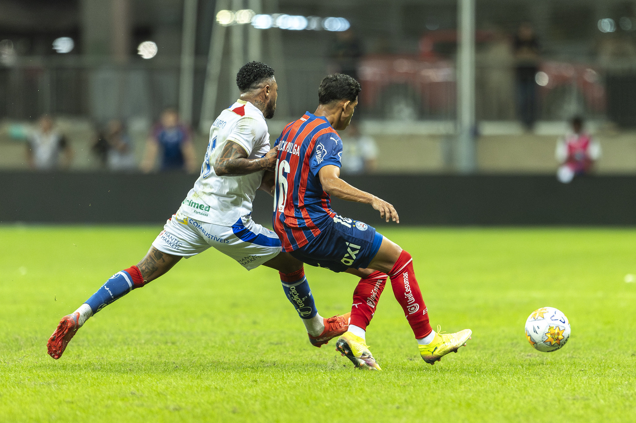 Saiba onde assistir e as prováveis escalações de Fortaleza x Bahia