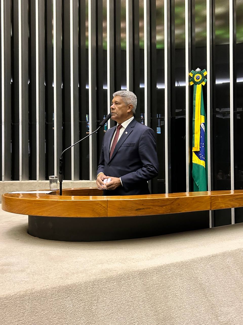 Jerônimo cobra 2 de Julho como feriado nacional em sessão histórica no Congresso