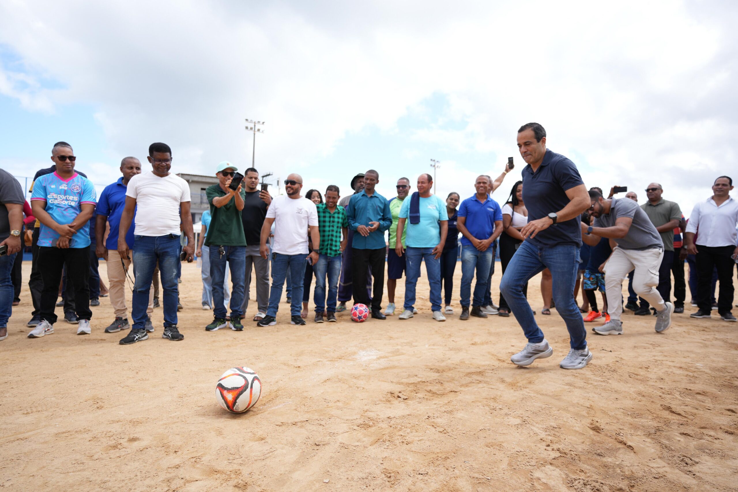 Campo do Pata Pata é entregue totalmente reformado