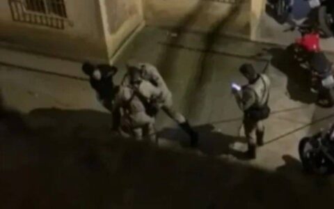 Imagem do post Policial que deu tapa em mulher é afastado e PM repudia ocorrido