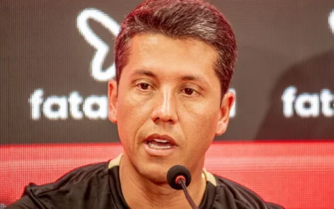 Imagem do post Fim de ciclo: Vitória demite Thiago Carpini após queda na Copa do Nordeste