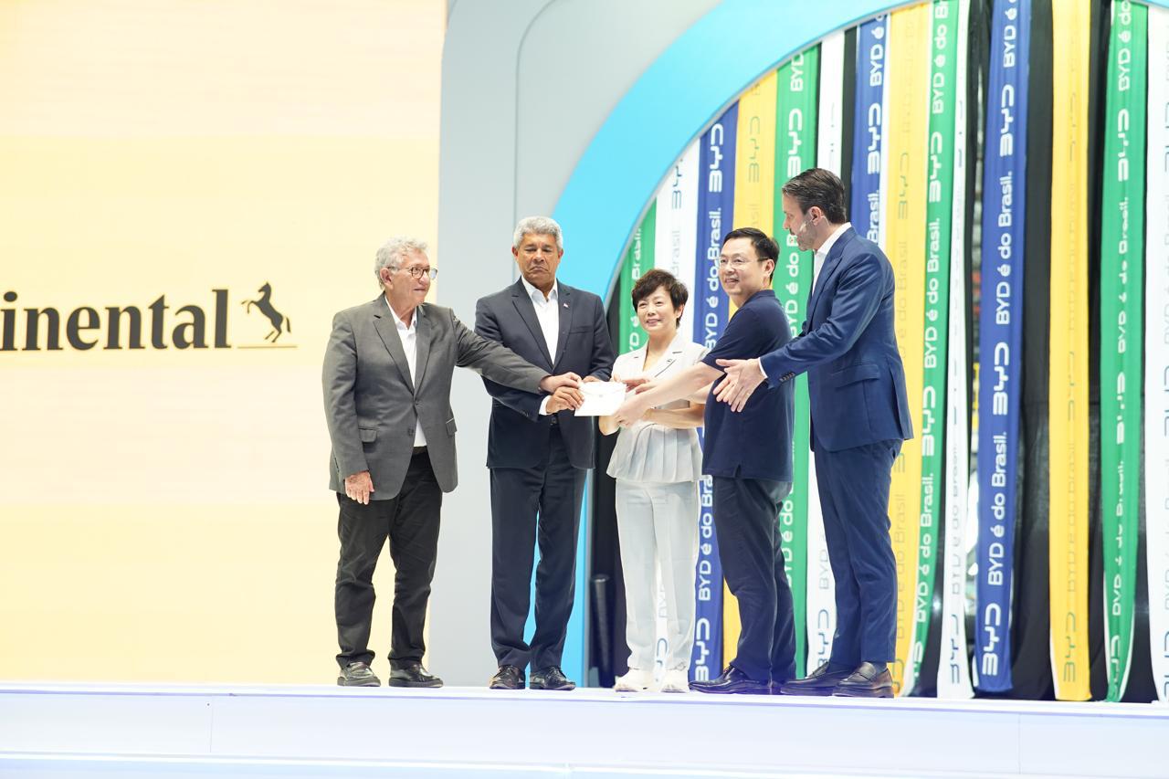 Caetano celebra inauguração da BYD e novo ciclo de desenvolvimento em Camaçari