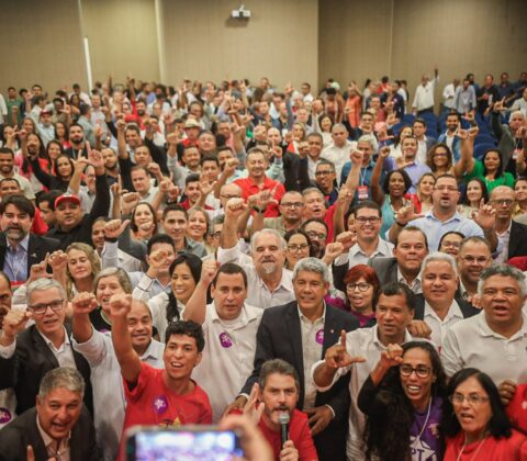 Imagem do post PT convida movimentos sociais, militância e sociedade civil para votar no plebiscito popular
