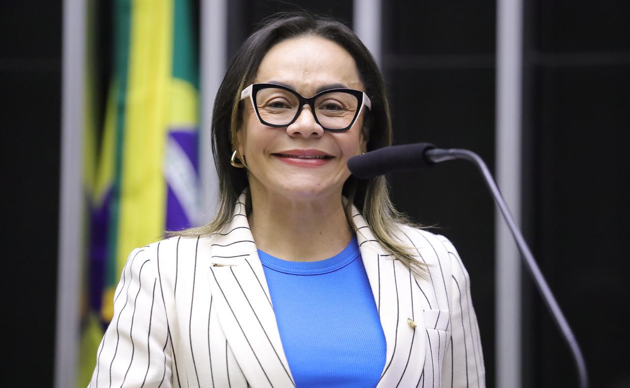 Ivoneide Caetano garante R$ 1,5 milhão para nova sede do MP em Camaçari!