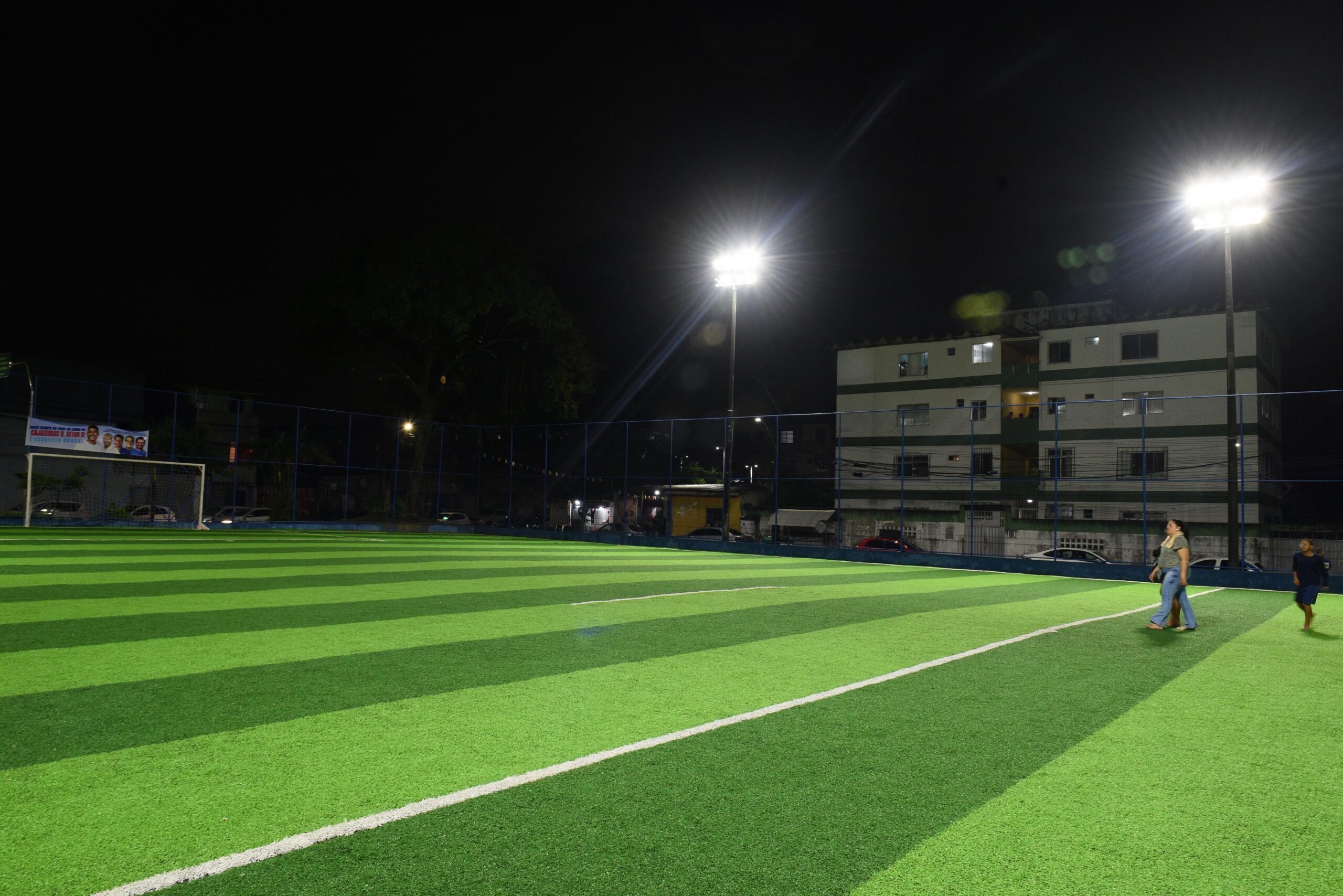Cajazeiras VIII ganha novo campo de futebol de padrão internacional