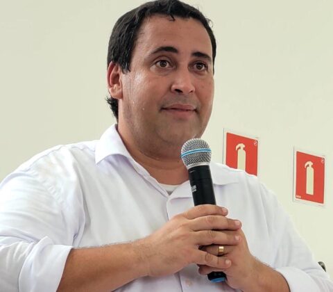 Imagem do post Éden critica ACM Neto por silêncio em “Tarifaço” de Trump apoiado por Bolsonaro