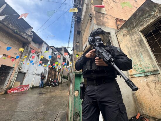 CV na mira: Polícia realiza ações para identificar envolvidos em ataques contra policiais