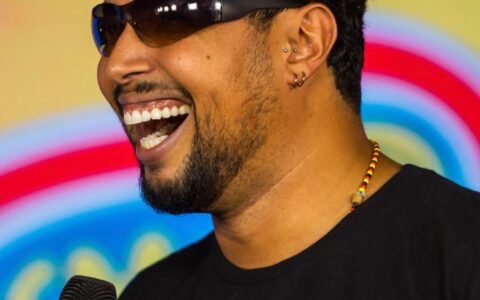 Imagem do post Dinho Junior é o novo apresentador da Rádio FM O Dia e leva o “molho da Bahia” para o dial nacional