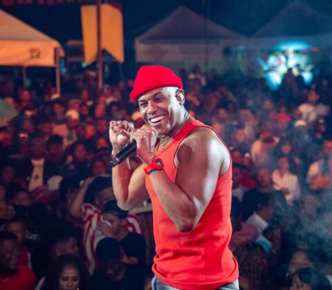 Imagem do post Flavinho e a CaSamba promete resenha animada com pagode e samba em Salvador