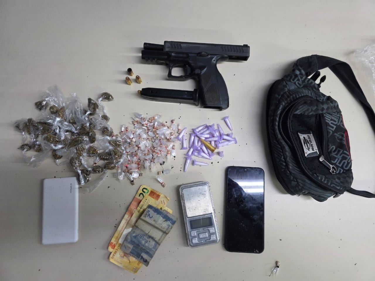PM liberta refém e prende homem com armas e drogas em São Cristóvão