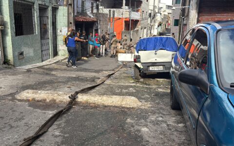 Imagem do post PM remove barricadas do CV em Tancredo Neves e Engomadeira