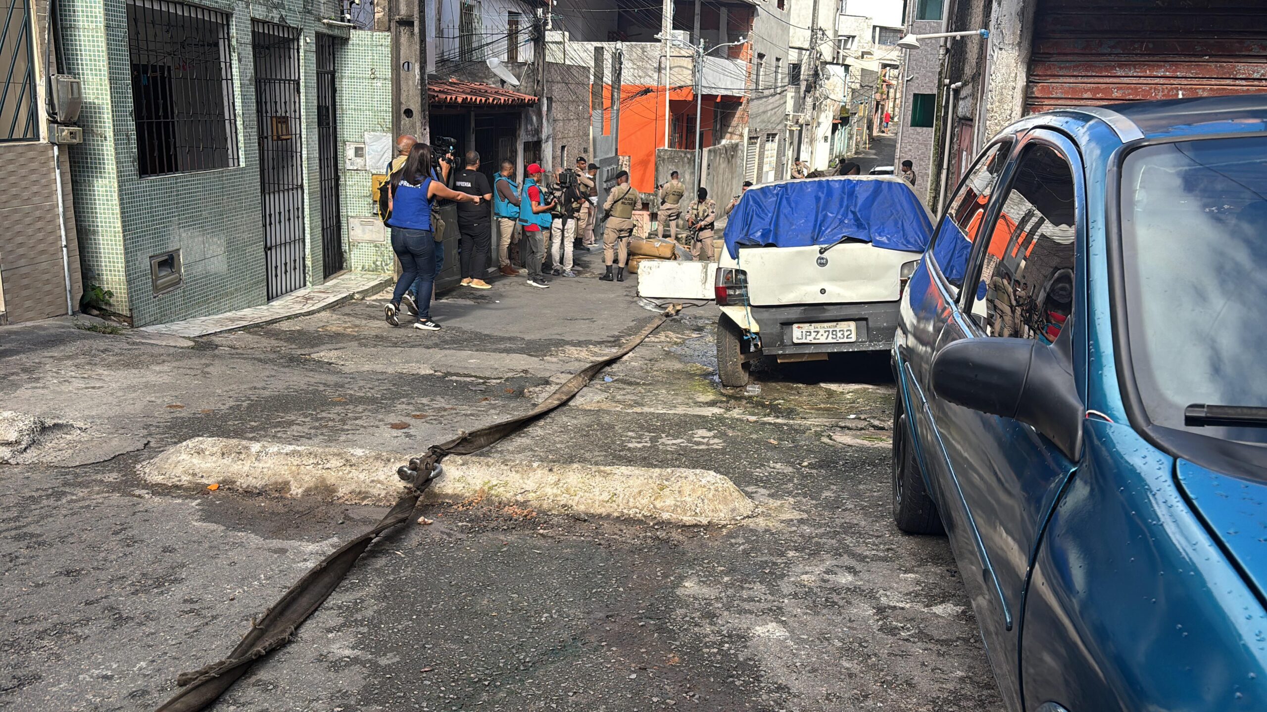 PM remove barricadas do CV em Tancredo Neves e Engomadeira