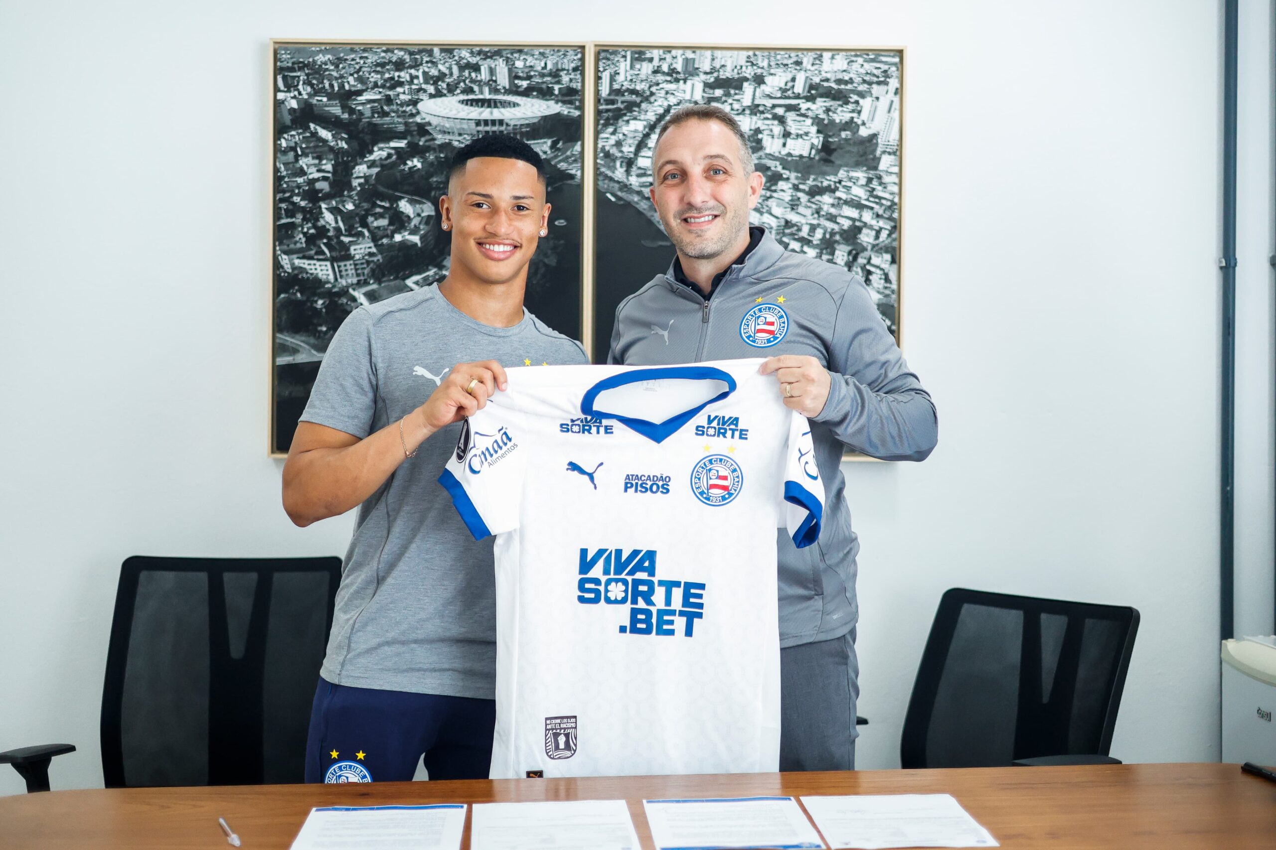 Bahia anuncia a renovação de contrato do atacante Tiago