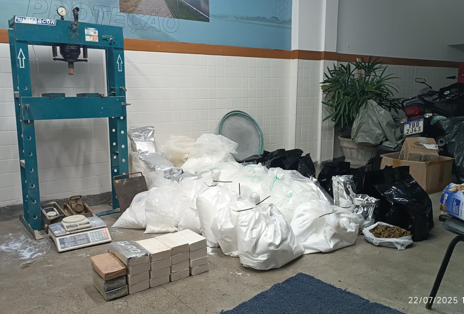 Laboratório de drogas do CV é desarticulado na Bahia
