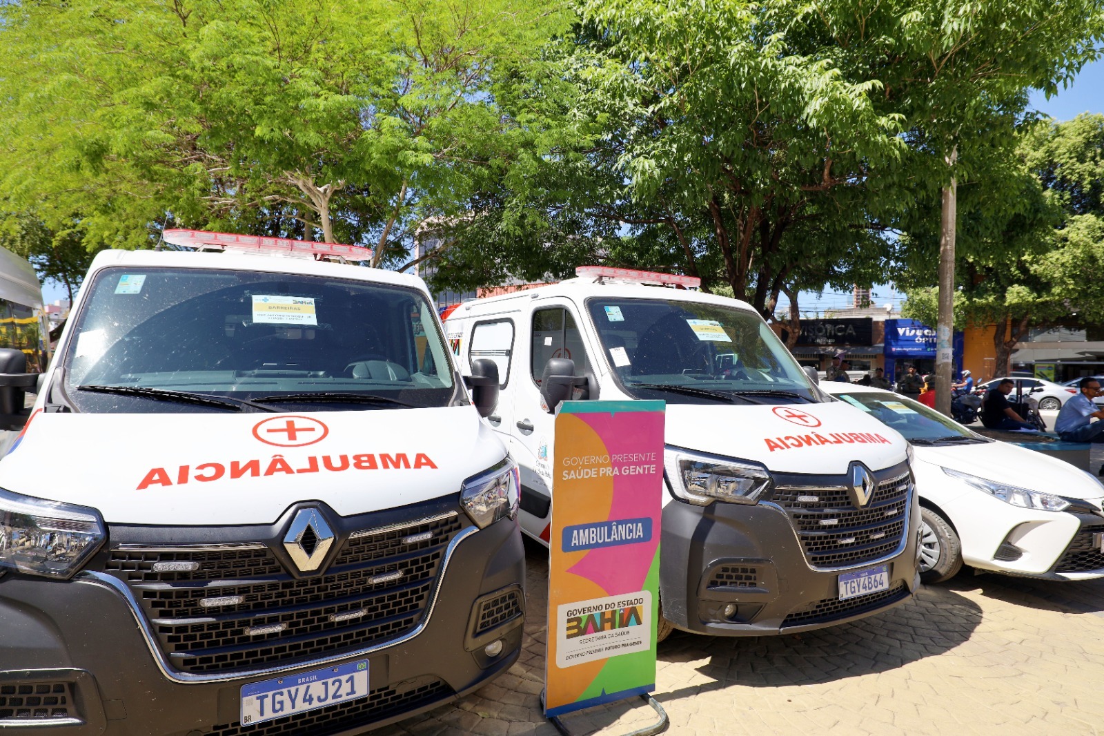 Barreiras recebe pacote de obras milionárias em escola, hospital e segurança