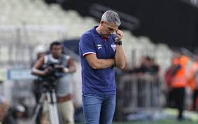 Fortaleza demite Vojvoda após derrota em clássico no Brasileirão