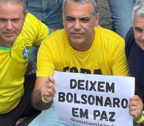 Imagem do post Multidão toma Farol da Barra em protesto contra Moraes e STF