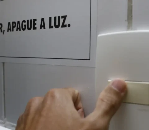 Imagem do post Conta de luz terá bandeira tarifária vermelha patamar 2 em agosto