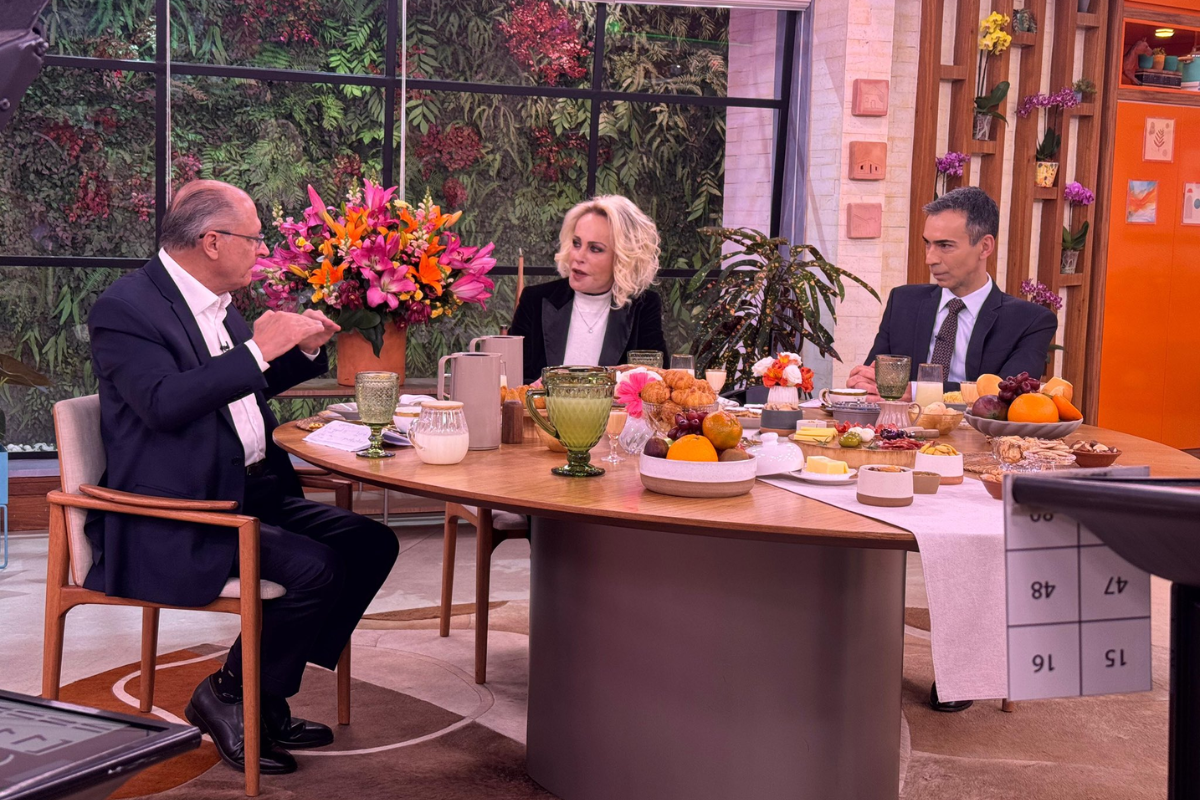 Alckmin vai ao Mais Você, fala sobre tarifaço de Trump e ganha presente de Ana Maria Braga