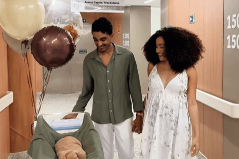 Lore Souza deixa maternidade com o pequeno Benjamin nos braços e celebra novo capítulo: “Obrigada, Jesus”