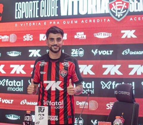 Imagem do post Rúben Ismael é apresentado no Vitória e fala sobre 1ª experiência longe da Europa