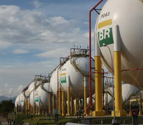 Imagem do post Petrobras anuncia queda de 14% no preço do gás natural para distribuidoras