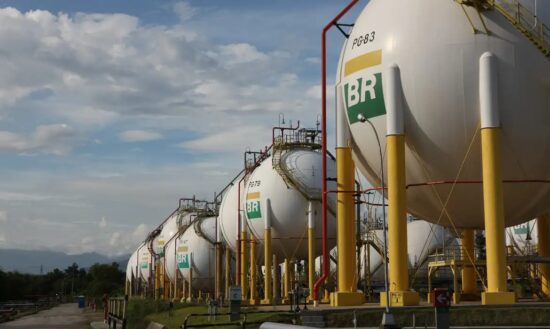 Petrobras anuncia queda de 14% no preço do gás natural para distribuidoras
