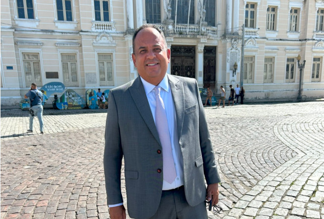 Jorge Araújo propõe criação do Hospital Municipal de Olhos