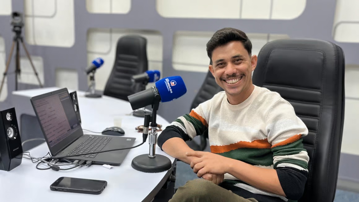 De Matarandiba para o rádio: conheça a história inspiradora de Mateus Lucena