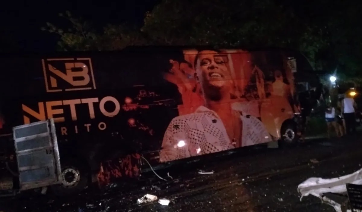Tragédia com ônibus de banda deixa quatro mortos na BA-046
