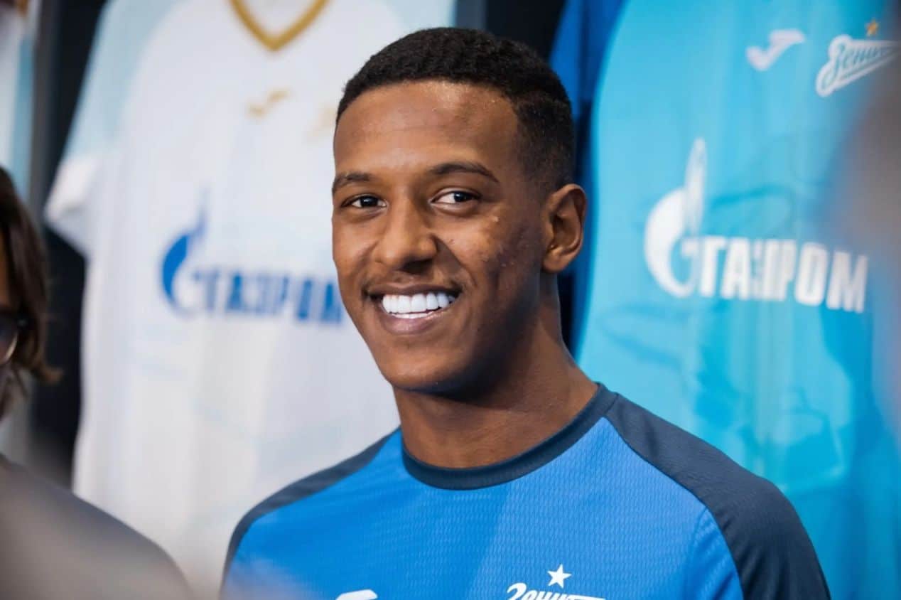 Bahia tenta a contratação de zagueiro brasileiro do Zenit