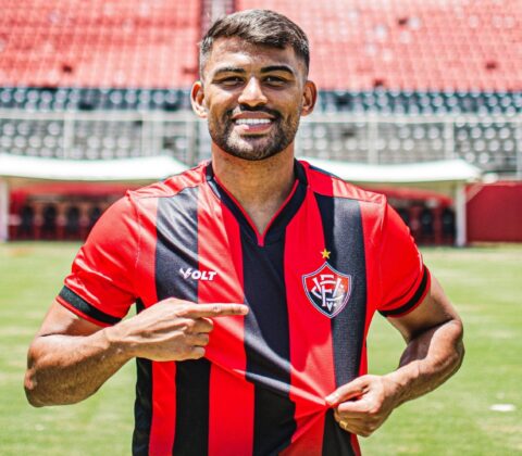 Imagem do post Volante pede para sair do Vitória antes de decisão contra o Confiança