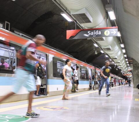 Imagem do post Metrô para de funcionar e estação Acesso Norte fica lotada; vídeo