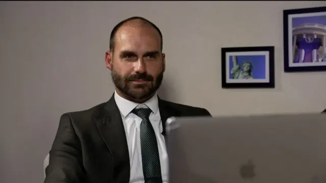 Motta envia pedido para cassar Eduardo Bolsonaro ao Conselho de Ética