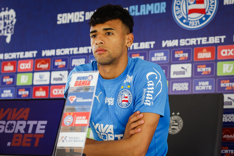 “Tenho que me adaptar”, diz Lucho sobre jogar de centroavante no Bahia