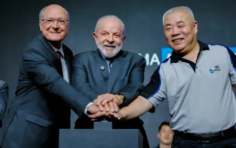Imagem do post Em inauguração de montadora, Lula defende relação comercial com China
