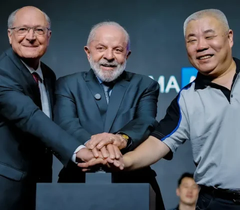 Imagem do post Em inauguração de montadora, Lula defende relação comercial com China