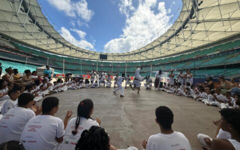 Imagem do post Batizado de capoeira reúne 200 pessoas na Arena Fonte Nova