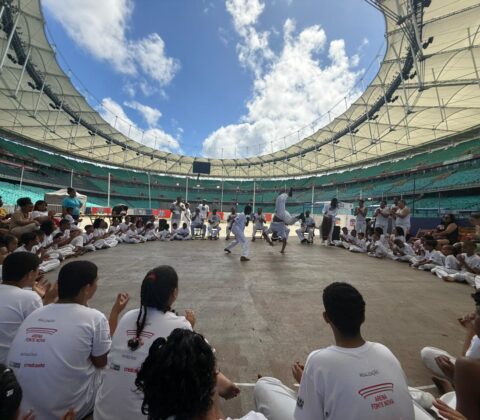 Imagem do post Batizado de capoeira reúne 200 pessoas na Arena Fonte Nova