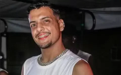 Imagem do post Cantor de pagode morre após espancado por traficantes