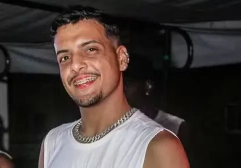Imagem do post Cantor de pagode morre após espancado por traficantes