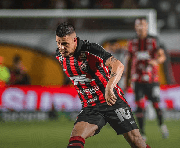 Vitória vacila e deixa Palmeiras empatar após abrir 2 a 0 no Barradão