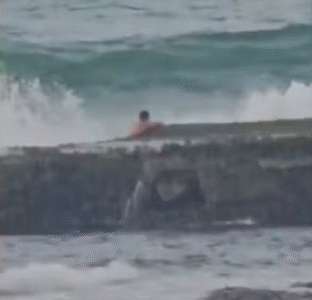 Imagem do post Banhista desaparece em praia de Camaçari após forte onda