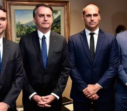 Imagem do post Filhos de Bolsonaro reagem com indignação após prisão domiciliar do pai