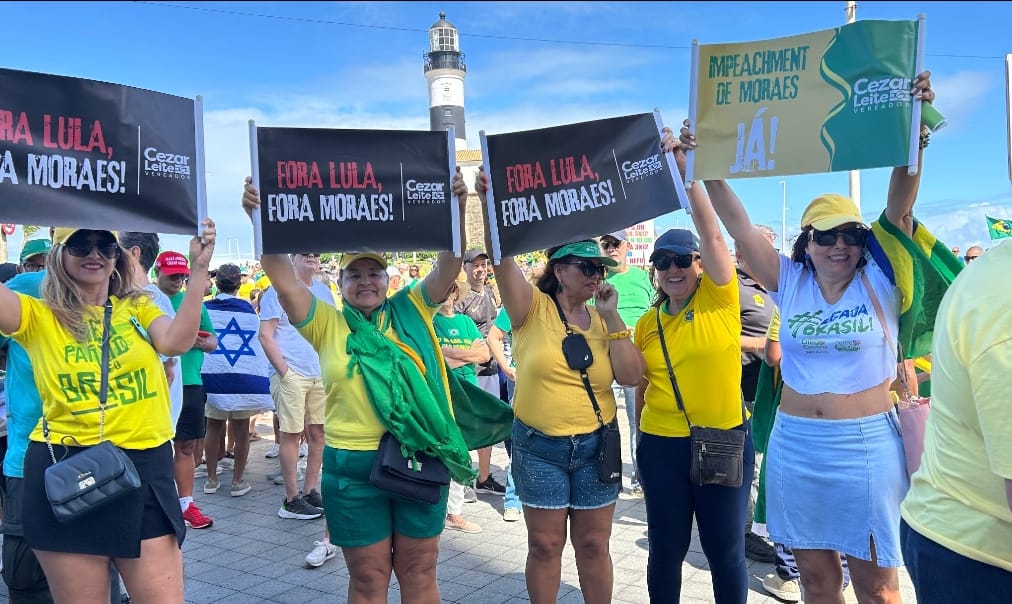 ‘Reaja Brasil’ toma Salvador com ato contra Moraes