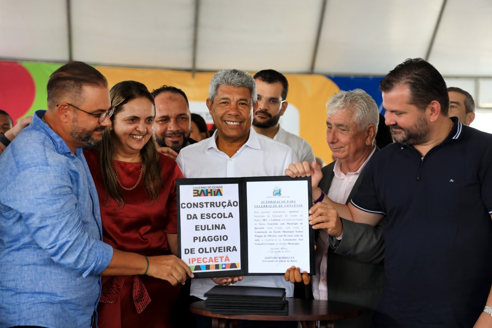 Jerônimo entrega pacote de obras em Ipecaetá