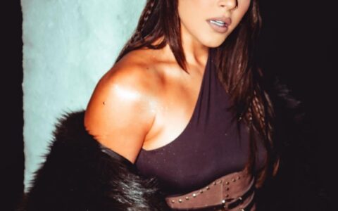 Imagem do post Cantora vive terror em voo: porta do avião se abre no ar